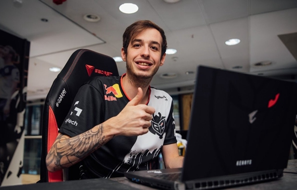 复杂战队晋级PGL布加勒斯特2025半决赛，击败 aurora